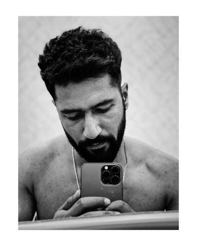 Vicky-Kaushal-hairstyle-29