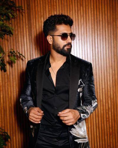 Vicky-Kaushal-hairstyle-30