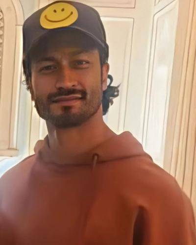 Vidyut-Jammwal-hairstyle-12