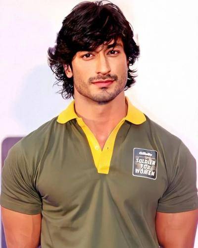 Vidyut-Jammwal-hairstyle-13