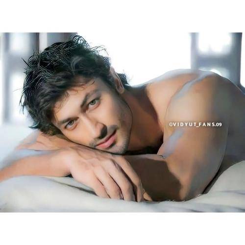 Vidyut-Jammwal-hairstyle-14