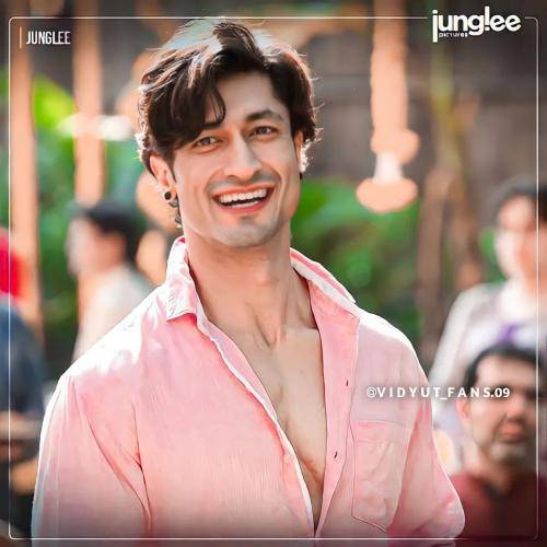 Vidyut-Jammwal-hairstyle-19