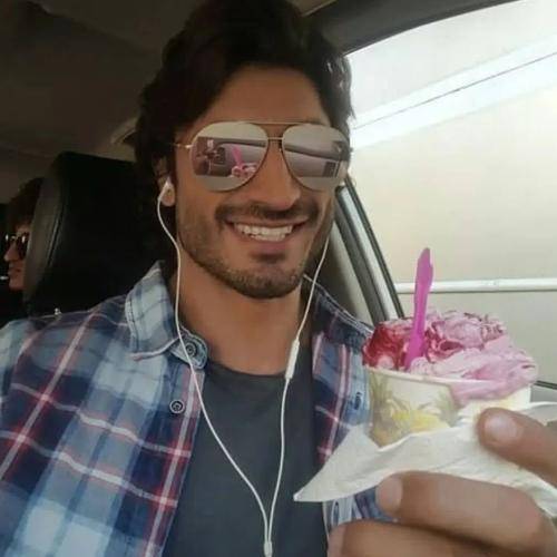 Vidyut-Jammwal-hairstyle-27
