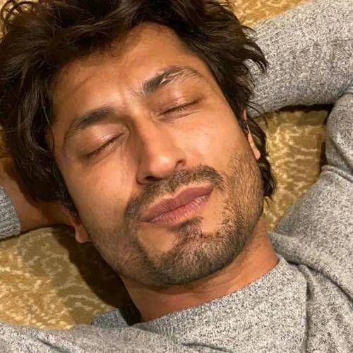 Vidyut-Jammwal-hairstyle-28