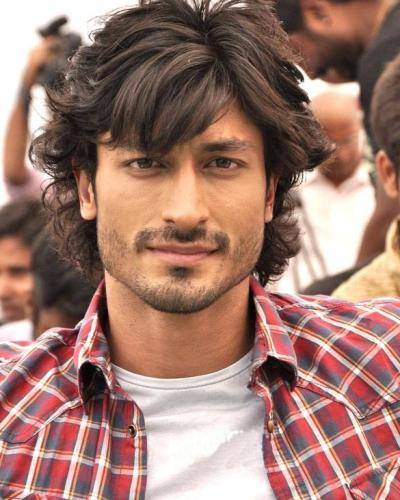 Vidyut-Jammwal-hairstyle-36