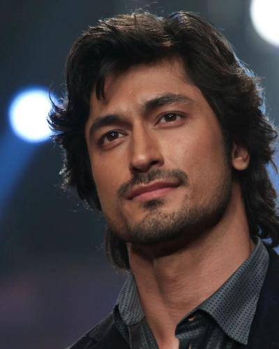 Vidyut-Jammwal-hairstyle-37