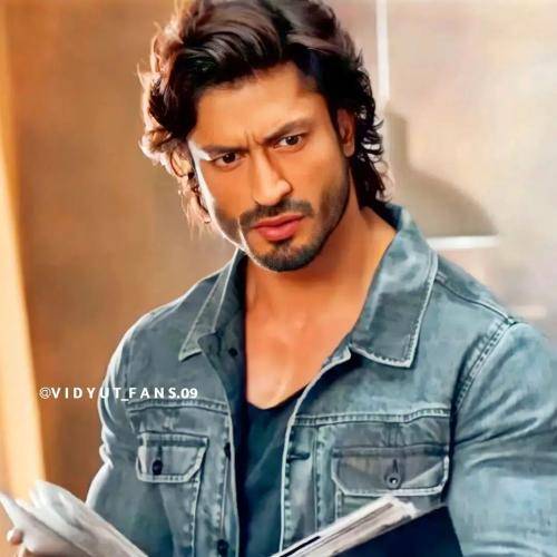 Vidyut-Jammwal-hairstyle-39
