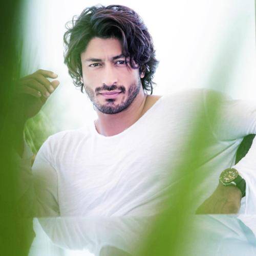 Vidyut-Jammwal-hairstyle-51