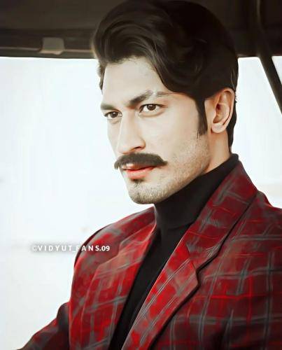 Vidyut-Jammwal-hairstyle-6