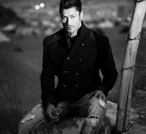 Vidyut-Jammwal-hairstyle-67