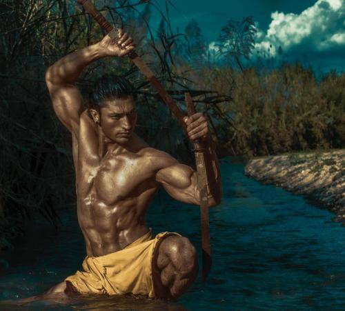 Vidyut-Jammwal-hairstyle-69