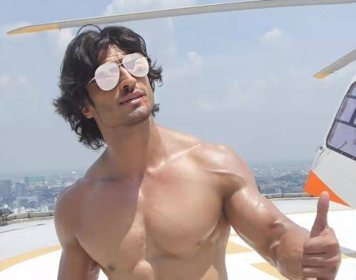 Vidyut-Jammwal-hairstyle-8