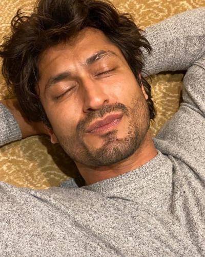 Vidyut-Jammwal-hairstyle-82