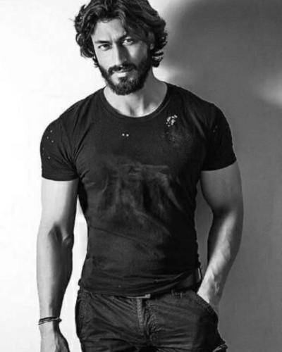 Vidyut-Jammwal-hairstyle-84