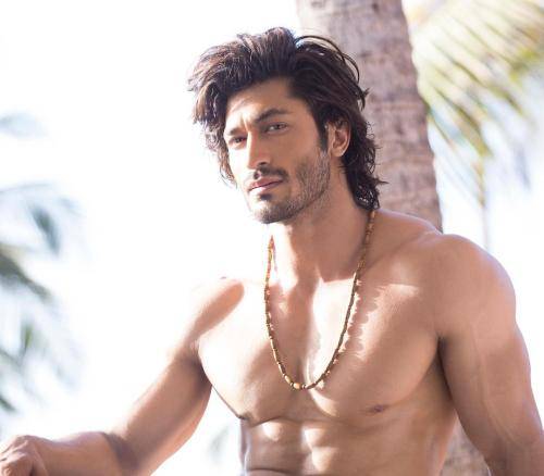 Vidyut-Jammwal-hairstyle-88